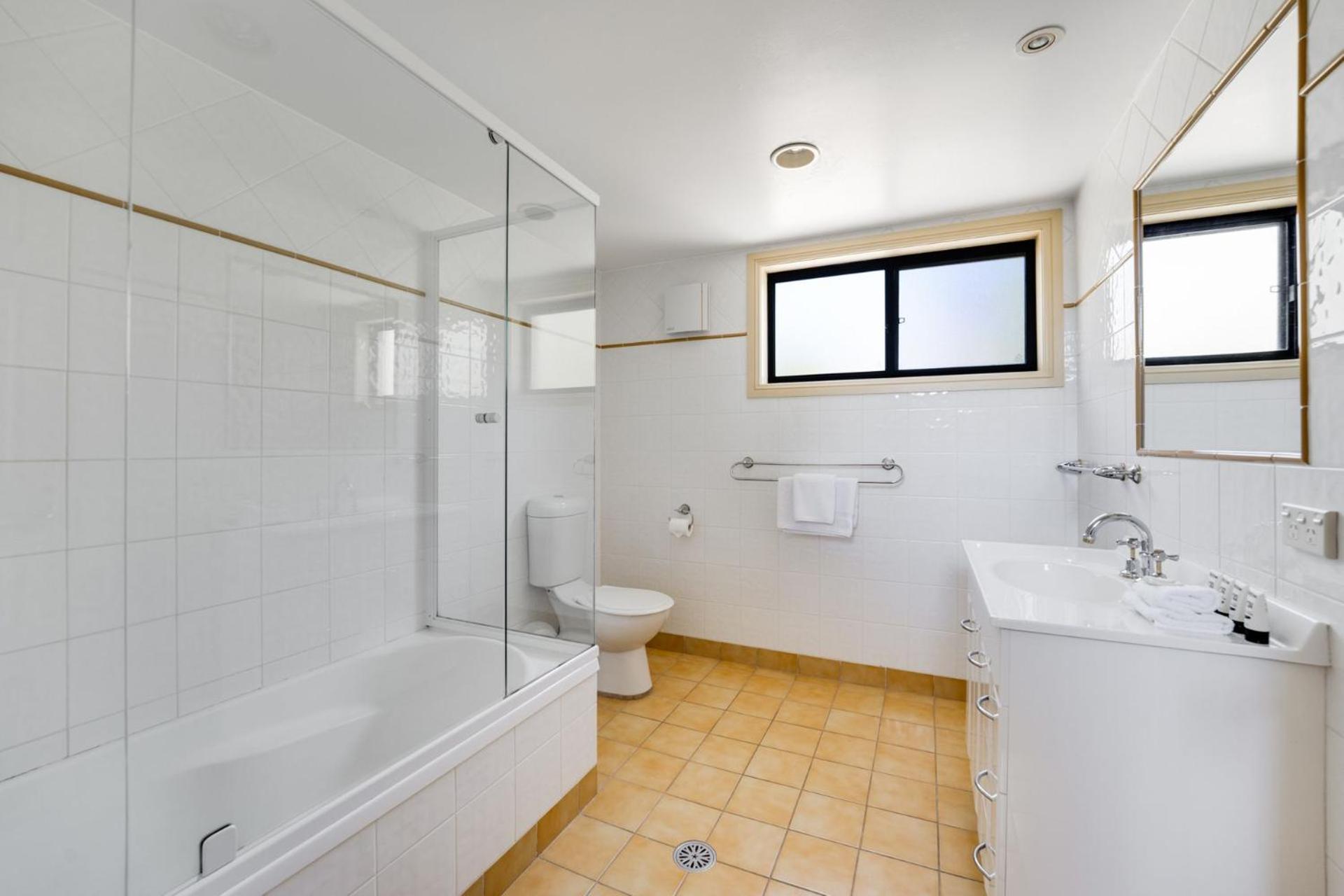 Dromaius 5 - 3Br Townhouse L Lake Views L Spa Bath L Wifi L Bbq Jindabyne Bagian luar foto