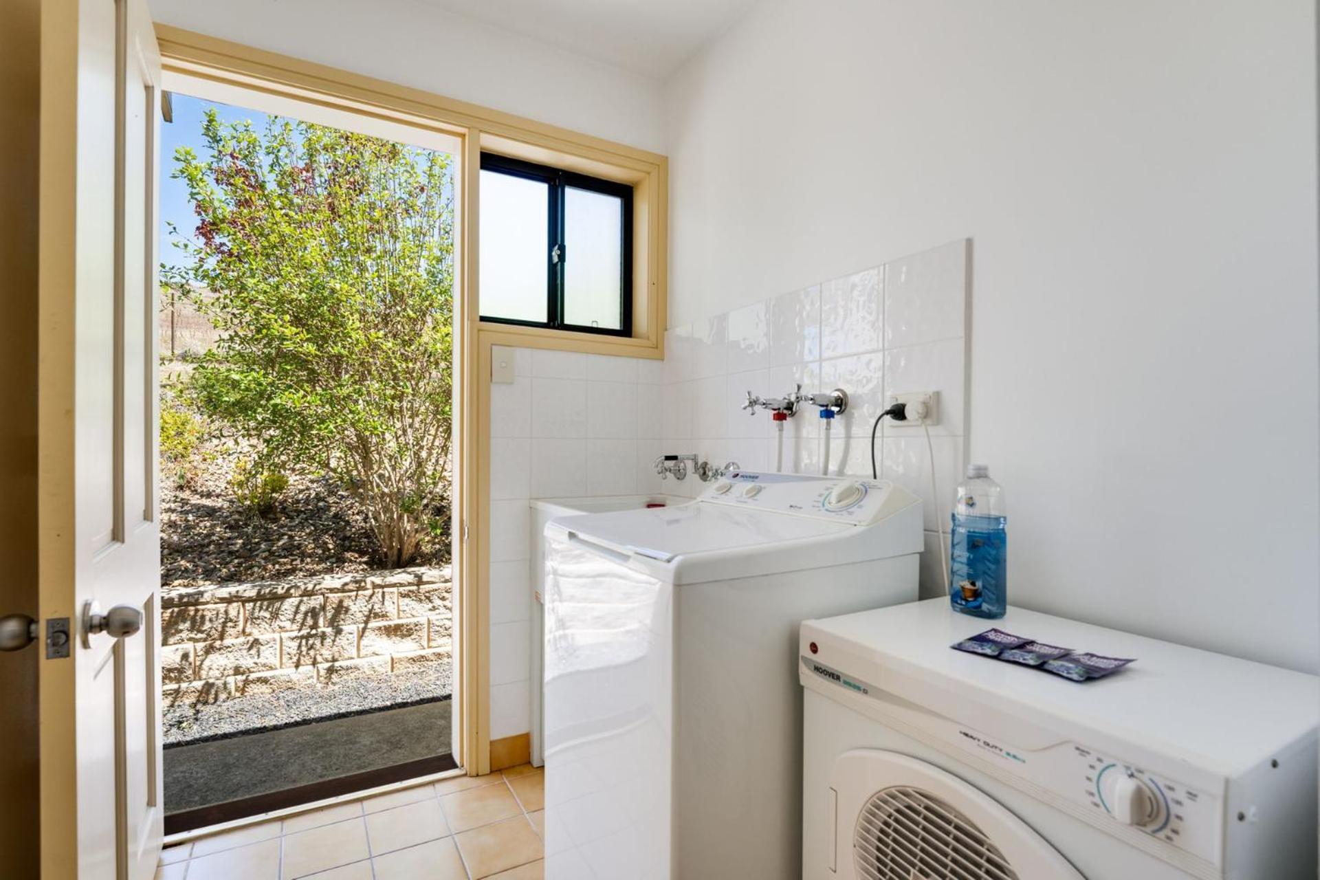 Dromaius 5 - 3Br Townhouse L Lake Views L Spa Bath L Wifi L Bbq Jindabyne Bagian luar foto